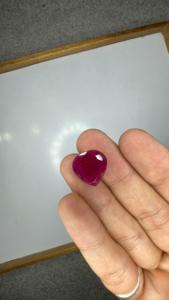 Rubí Natural en Forma de Corazón de 10.93 Ct, Gema Suelta Africana, Rubí Rojo Intenso Facetado para Joyería de Lujo, Anillo, Colgante, Collar - Product Image 3