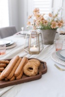 Élégant plateau de service en bois pour le Ramadan, idéal pour l'iftar, le sehri, les dattes, les fruits et la décoration de table festive, fabriqué à la main en Inde.