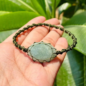 Pulsera de Aventurina Verde Hecha a Mano con Cordón de Oliva Ajustable, Joyería Boho de Piedras Naturales para Mujer - Product Image 2