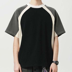 เสื้อยืดคอกลมแขนแร็กแลนตัดต่อสีสำหรับผู้ชาย ทรงปกติ ผ้าฝ้าย สีพื้น ดีไซน์บล็อกสี - Product Image 1