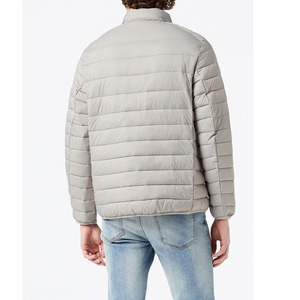 Chaqueta de plumón para hombre con logo personalizado, talla regular, gruesa y cálida para invierno, de alta calidad, con tela impermeable. - Product Image 3