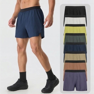 Shorts de course à séchage rapide pour hommes, couleur unie, taille élastique, shorts de sport pour la gym, en polyester tricoté, longueur courte, taille mi-haute - Product Image 3