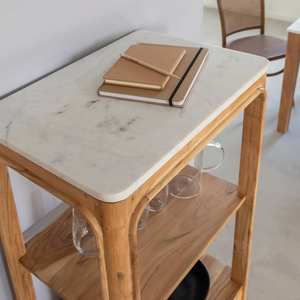 Colonne Vandana Ultra Merino en bois d'acacia et marbre - Product Image 2