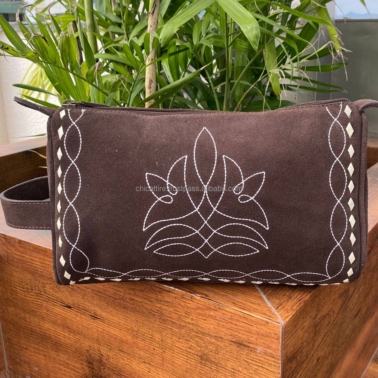 สีน้ำตาล