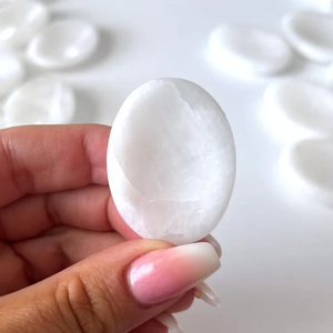 Vente en gros de pierre de pouce de jade blanche sculptée en cristal pierre naturelle d'énergie de guérison Feng Shui à usage thérapeutique - Product Image 5