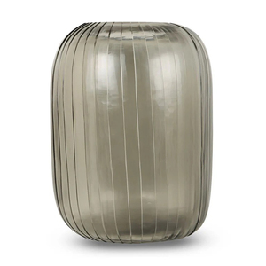 Vase en verre taillé Dorado élégant avec des détails artisanaux exquis pour la décoration de maisons et d'hôtels de luxe - Product Image 5