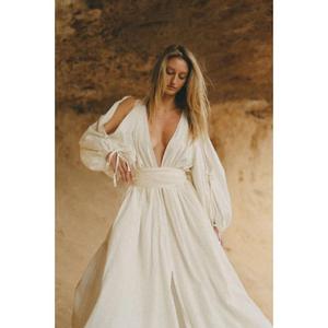Vestido maxi blanco bohemio con cuello en V profundo para mujer, de manga larga, fluido, para playa, vacaciones o fiestas. - Product Image 3