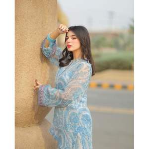 Conjunto de Top, Pantalón y Dupatta para Fiesta de Diseñador para Mujer, Elegante y con Estilo - Product Image 2