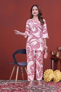 Ensemble coordonné femme en microfibre rose bébé, imprimé écologique, col rond, deux pièces, grandes tailles du S au 6XL, vente en gros Kiran Nexus - Product Image 3