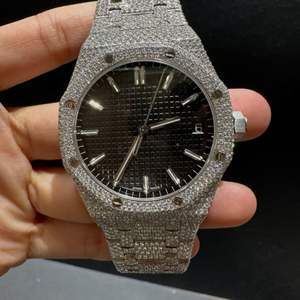 Reloj de Alta Calidad con Diamantes Cultivados en Laboratorio DEF, Caja Cuadrada de Aleación de 40 mm, Esfera de Cristal, Estilo Ejecutivo de 20 mm, Incoloro, Estilo Hip Hop, Edición Limitada - Product Image 3