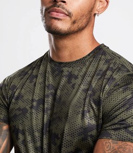T-shirt pour homme à manches courtes, col rond, imprimé camouflage, coupe ajustée, séchage rapide, tricoté en polyester, style sportif, longueur normale - Product Image 3