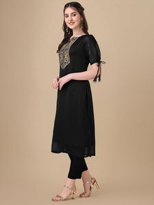Ensemble Kurti en coton fantaisie brodé pour femmes - Product Image 1