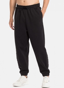 Conjunto Deportivo con Capucha Negra, Sudadera con Capucha y Pantalones Deportivos, Logotipo Personalizado, Ropa Deportiva de Primavera Unisex 2026 - Product Image 3