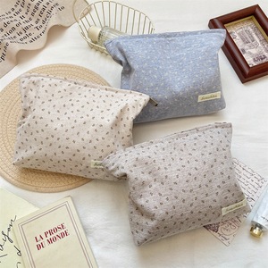 Floral canvas <b>storage</b> bag, large capacity zippered cosmetic bag, travel <b>toiletry</b> bag - Product Image 4