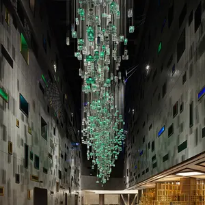 Candelabros grandes de cristal para vestíbulo de hotel de lujo moderno de nuevo diseño personalizado para hospital shopmall candelabro de hotel a medida