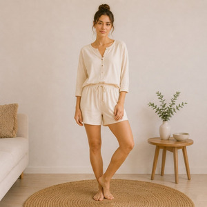 Ensemble de vêtements de détente pour femmes respirant en polyester et rayonne, confortable, doux et écologique - Product Image 1