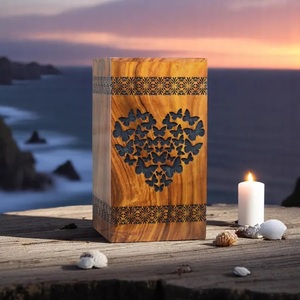 Urna de cremación de madera personalizada, urna conmemorativa grabada a medida, caja de urna hecha a mano. - Product Image 4