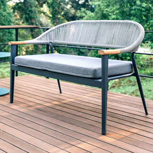 Sofá Inflable Moderno de Dos Plazas con Respaldo Acolchado, Patas Metálicas, Tapicería de Tela Gris, Forma Cuadrada - Muebles para Sala de Estar - Product Image 1