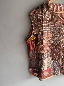 Chaleco Acolchado Floral para Mujer, Cuello en V, Sin Mangas, Chaqueta de Otoño con Bolsillos Estampados, Relleno de Poliéster, Largo Regular, REGALO PARA ELLA - Product Image 2