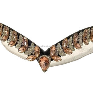 Bridelet de cheval en cuir artisanal, rembourré et doux, orné de cristaux et de strass décoratifs, élégant, pour équipement équestre, bridelet personnalisé - Product Image 3