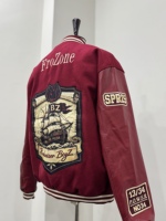 Veste universitaire en laine marron sur mesure |   Veste de baseball OEM à col mandarin brodée et patchwork |   Marque privée unisexe hiver