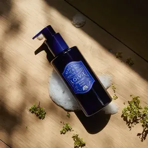 LOiViE Body Wash bergamota y Rosa Blanca perfumada extractos y esencias de hierbas de alta calidad - Product Image 1