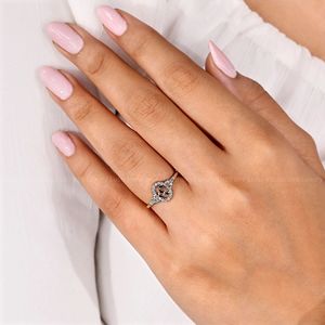 Bague minimaliste Leo avec pierres latérales rondes EF VS en platine massif 950, 0,23 CT, cadeau pour femme de créateur - Product Image 1