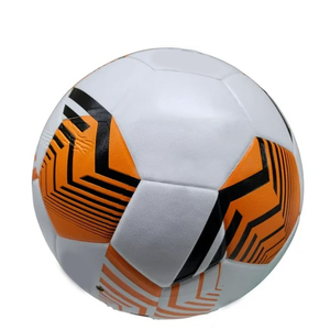 Ballon de football OEM blanc, orange et noir, motif entraînement, durable, gonflé, emballage officiel, taille 5, toucher doux - Product Image 2
