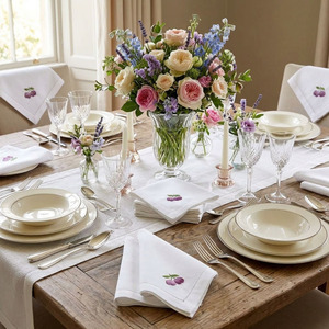 Serviettes de table en coton blanc personnalisées en gros, brodées, avec ourlet festonné, élégantes, pour la maison, l'hôtel, les mariages et les événements - Product Image 3