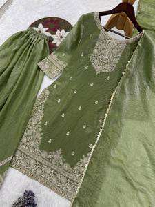 Ensemble Kurta traditionnel indien pakistanais vert pour femmes avec dupatta, tenue ethnique ample, toutes saisons, en coton - Product Image 5
