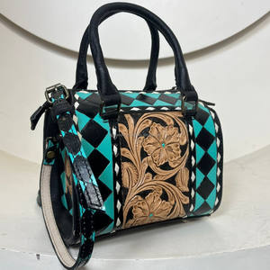 กระเป๋าถือทรงกระบอกขนาดเล็ก March Expo ลายตารางหมากรุก หนังวัวแท้สไตล์ตะวันตก ตกแต่งด้วยลายฉลุ  สำหรับผู้หญิง - Product Image 4