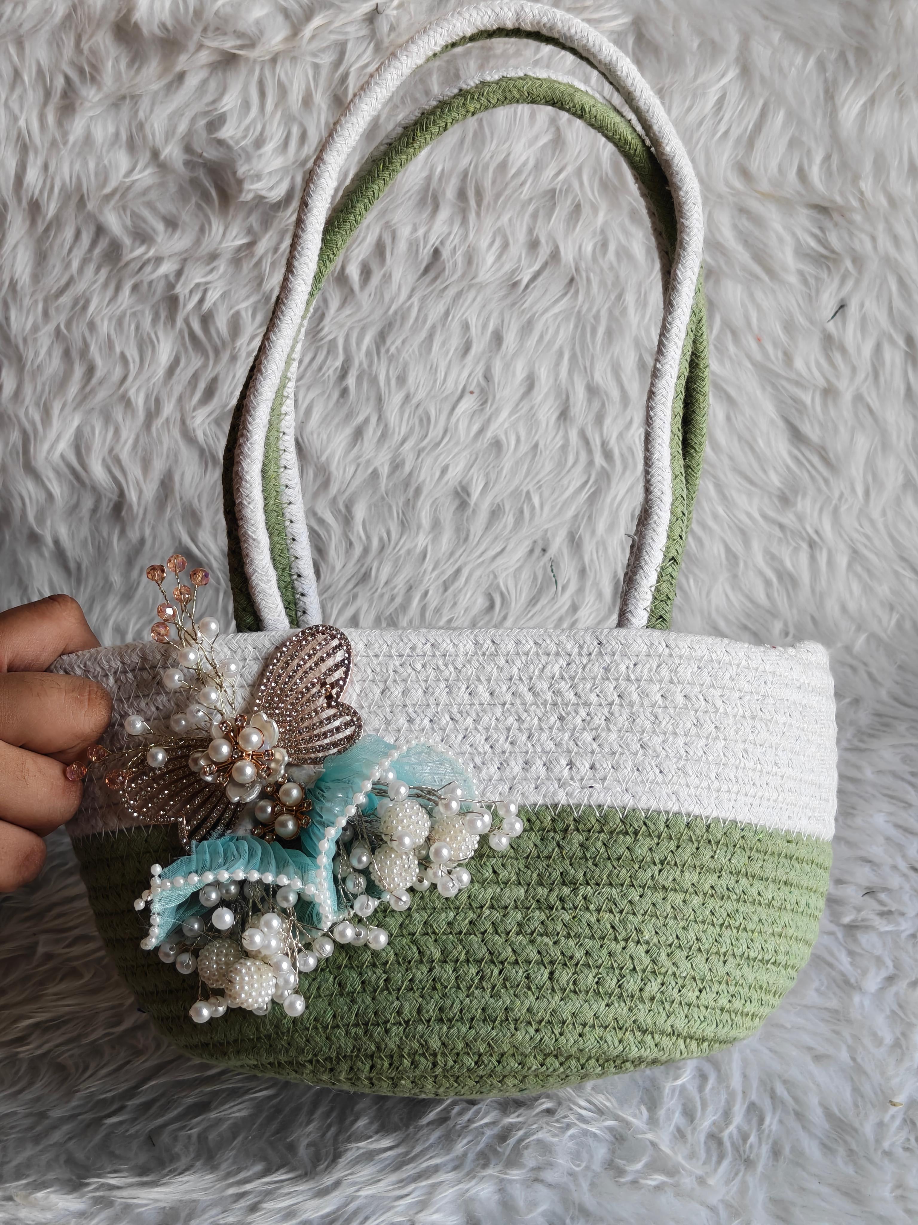 เช่นเดียวกับภาพ