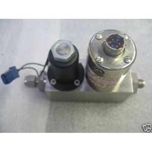 Contrôleur de débit de gaz Brooks modèle 5815C2G1A, O2 - Équipement et pièces semi-conductrices de renommée mondiale chez Trusted Global - Product Image 1