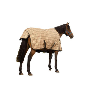 Manta de invierno para caballo, beige, a cuadros, de algodón, con correas ajustables para protección en todo tipo de clima. - Product Image 1