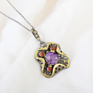 Collar de Plata de Ley 925 con Baño de Oro y Rodio Negro, Diseño con Dije de Amatista y Granate, Joyería Fina para Mujer - Product Image 2