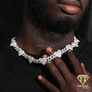 Collar con detalles de corazón brillante y eslabones de cadena angulares para importadores de joyería y colecciones minoristas para compradores minoristas - Product Image 4