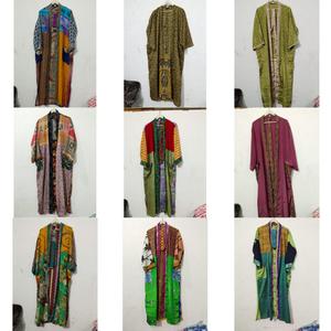 Peignoir long en soie pour femme, style bohème indien vintage, col en V, fermeture à cordon, motif patchwork, longueur intégrale, vêtement de nuit - Product Image 1