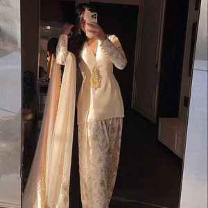 Exportador Indio: Conjunto Tradicional Indio de Otoño con Top, Pantalón Plazzo y Dupatta de Seda hasta la Rodilla para Fiestas y Celebraciones, Cintura Natural - Product Image 1