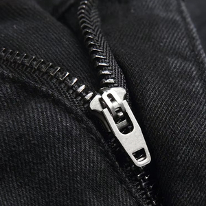 Shorts cargo baggy en jean pour hommes, avec double taille et strass aux genoux, personnalisés par le fabricant de denim - Product Image 6