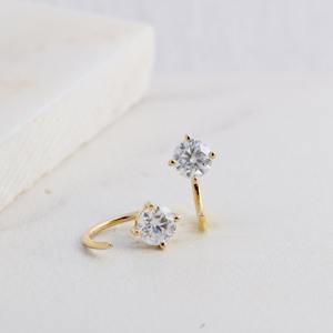 Pendientes Huggie Minimalistas con Diamante Cultivado en Laboratorio de 1 Ct, Certificado IGI, Oro Amarillo Sólido de 14K, Aro Abierto, Joyería Elegante, Regalo para Mujer - Product Image 2