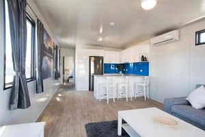 Maisonnette Moderne – Maisonnette de 260 pieds carrés LIVRAISON GRATUITE À TOUTES LES RÉGIONS - Product Image 2