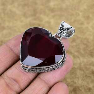 Pendentif en grenat du Mozambique facetté, minimaliste, en argent sterling 925, pierre précieuse en forme de cœur rouge, bijoux vintage - Product Image 5