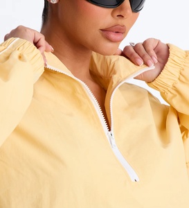 Chaqueta Cortavientos de Nailon para Mujer con Logotipo Personalizado de Calidad Premium, Transpirable, con Media Cremallera - Product Image 4