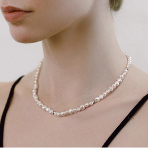 Collar de Perlas Barrocas Naturales de Lujo para Mujer, Cadena de Hueso de Alta Gama, Diseño Personalizado de Moda - Product Image 3