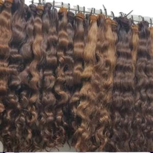 Meilleure vente 100% extensions de cheveux humains bruts vierges non transformés de haute qualité vague naturelle bouclée directement exportée de l'Inde - Product Image 4