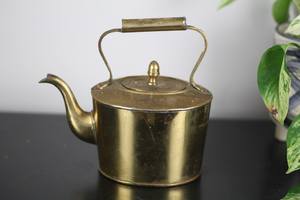Tetera Marroquí de Latón, Decorativa y Hecha a Mano, para Té de Menta y Ceremonias Culturales, Popular en Oriente Medio y Europa - Product Image 3
