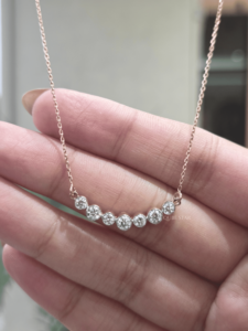 Collier en diamant rond cultivé en laboratoire 0,60 ct, pendentif statement en or avec motif cercle entrelacé, bijoux pour femmes - Product Image 3