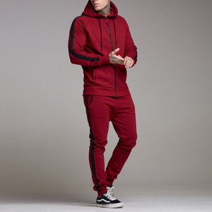 Survêtement urbain tendance pour homme avec personnalisation de marque pour le streetwear et les tenues décontractées - Product Image 4