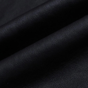 Chaquetas Clásicas de Cuero Negro Estilo Motero y Bomber - Product Image 2