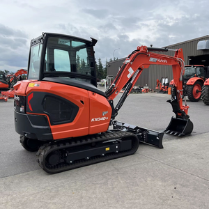 Mini-excavatrice Kubota U50-5 rouge sur chenilles avec godet et lame Allemagne 2025 - Product Image 6